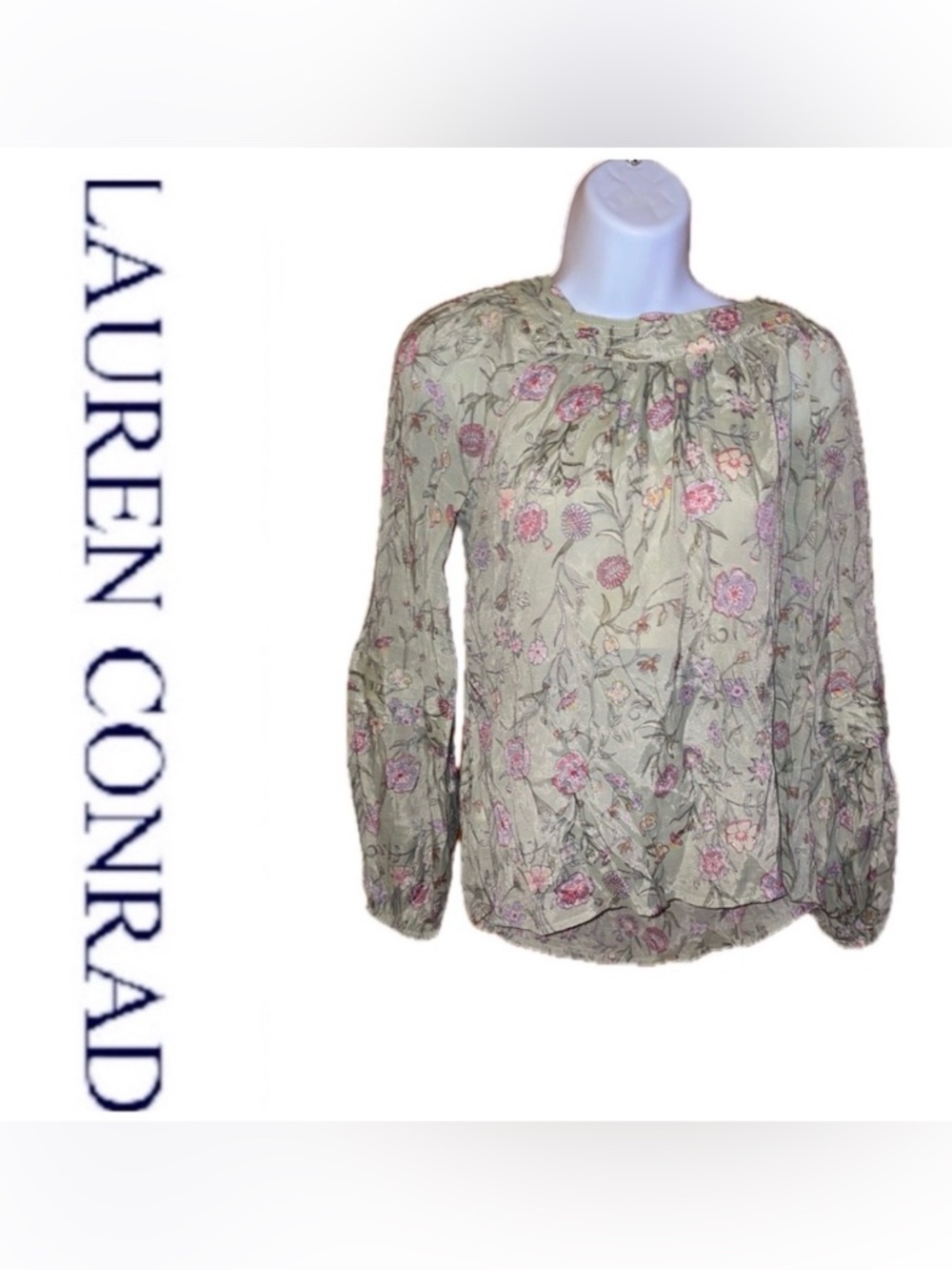 LC Lauren Conrad Green Floral Top 💚🌸🌷